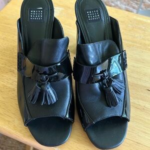 Black open toe shoes